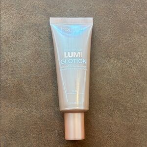 L'Oreal Lumi Glotion - Light Glow Enhancer